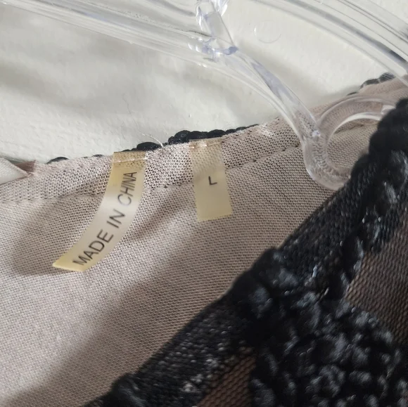 Romantic Floral Supreme Soutache Black Crochet Tunic Top Like New. - Picture 4 of 7